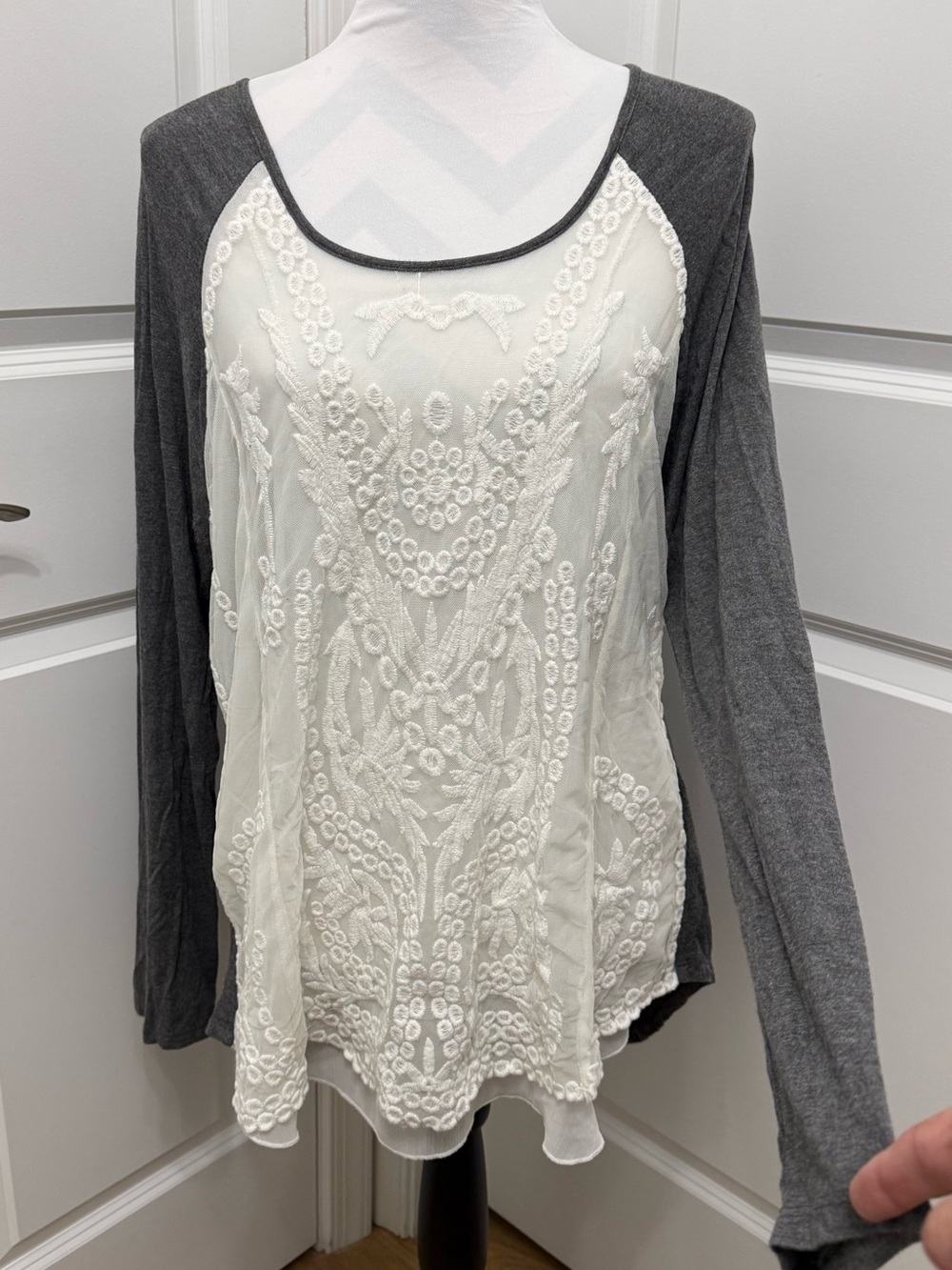 Venus Embroidered Layered Top - Picture 2 of 7